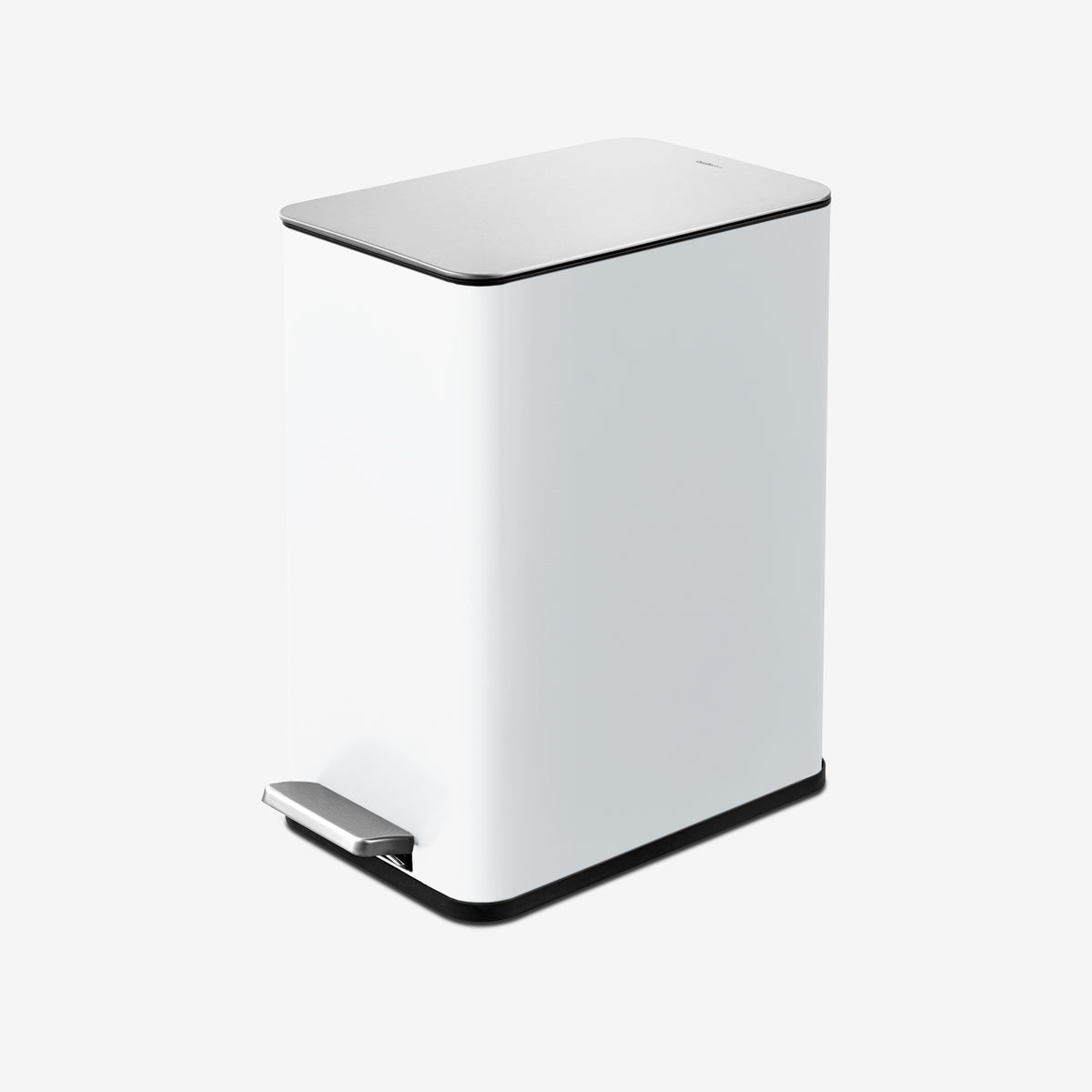 Qualiazero 2.6 gallon white slim bathroom trash can with step pedal